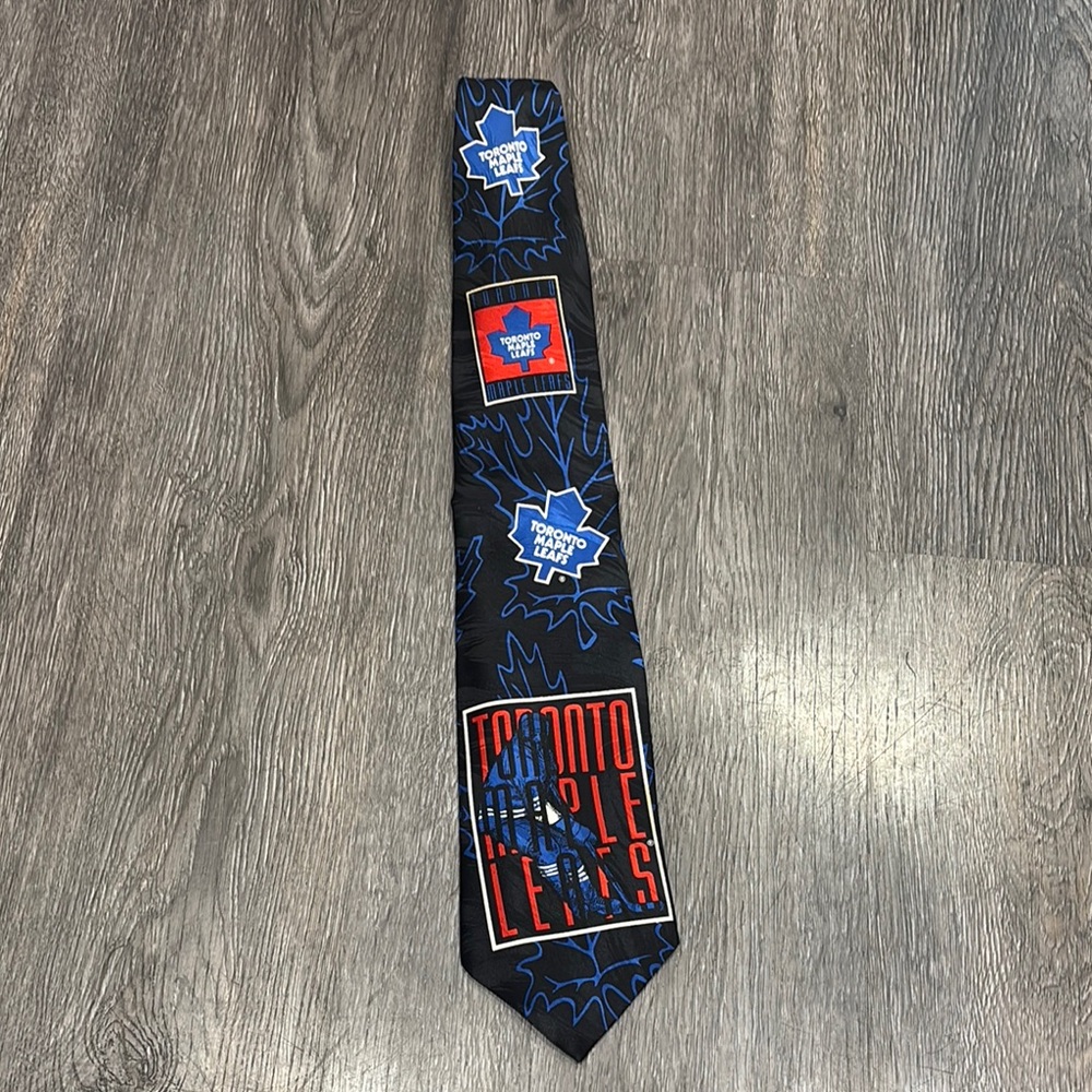 Vintage Toronto Maple Leafs Silk NHL Ralph Marlin & Co Team Emblem Tie